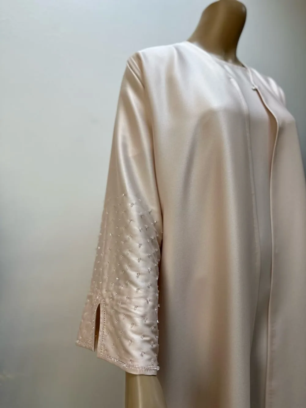 Layla Al-Hadeer Abaya by Alishbah 5 layla-al-hadeer-abaya-full-length-side-view