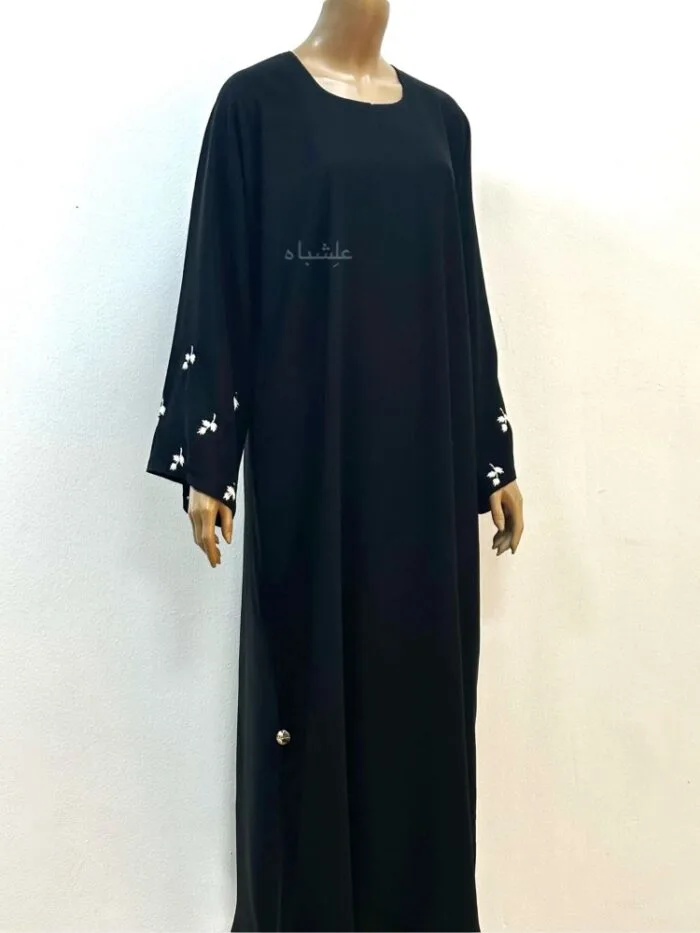 Full front view of abaya without sheila