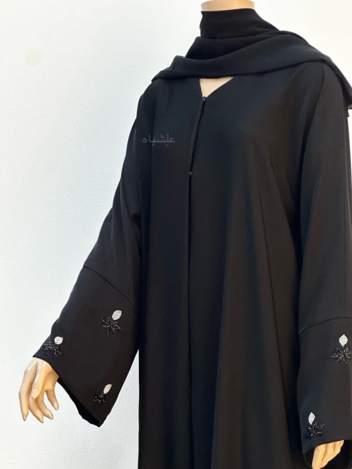 Front close up view of abaya with sheila