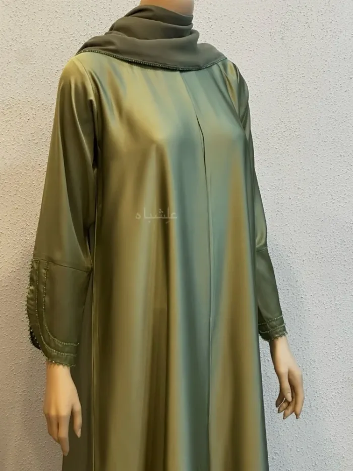 Verdant Satin Abaya – Luxury Meets Craftsmanship