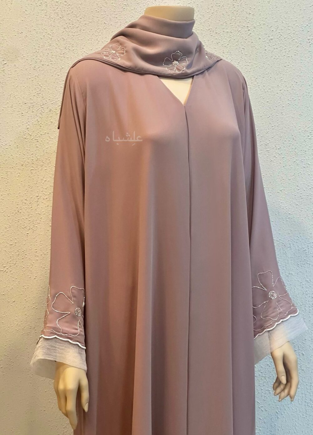 Front view of abaya close up