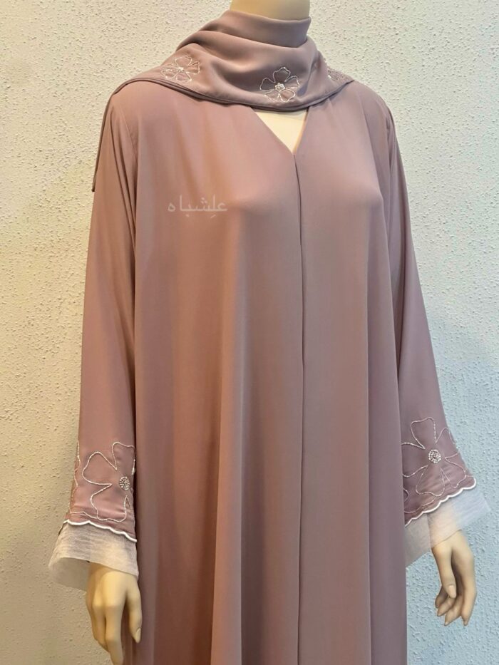 Front view of abaya close up