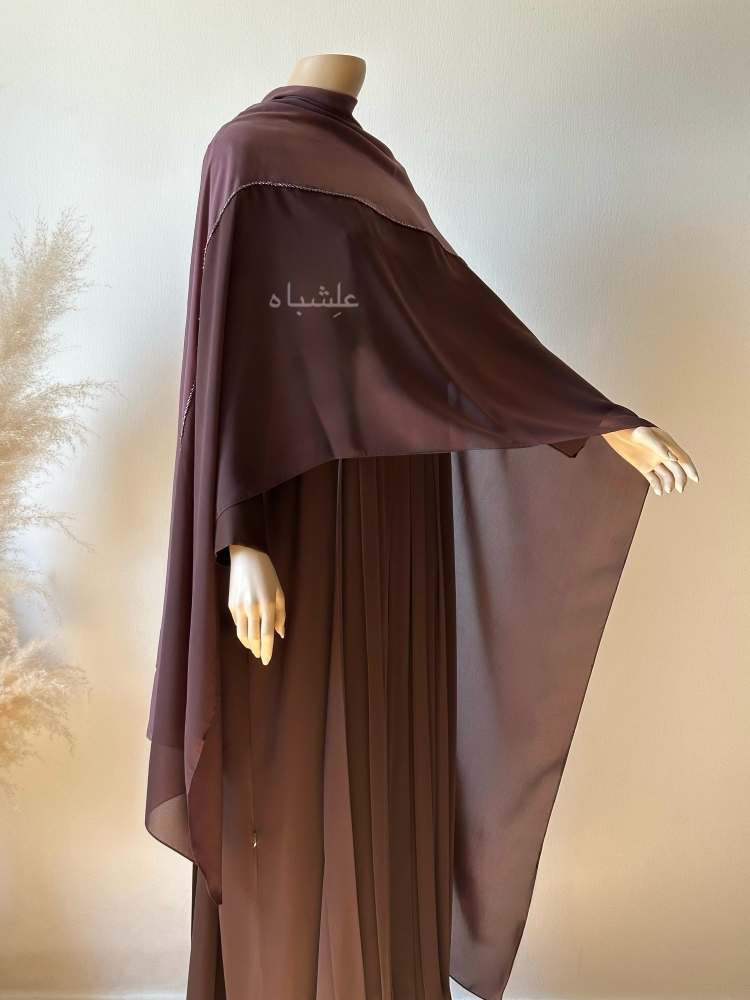 Front side view of abaya with sheila spread all over