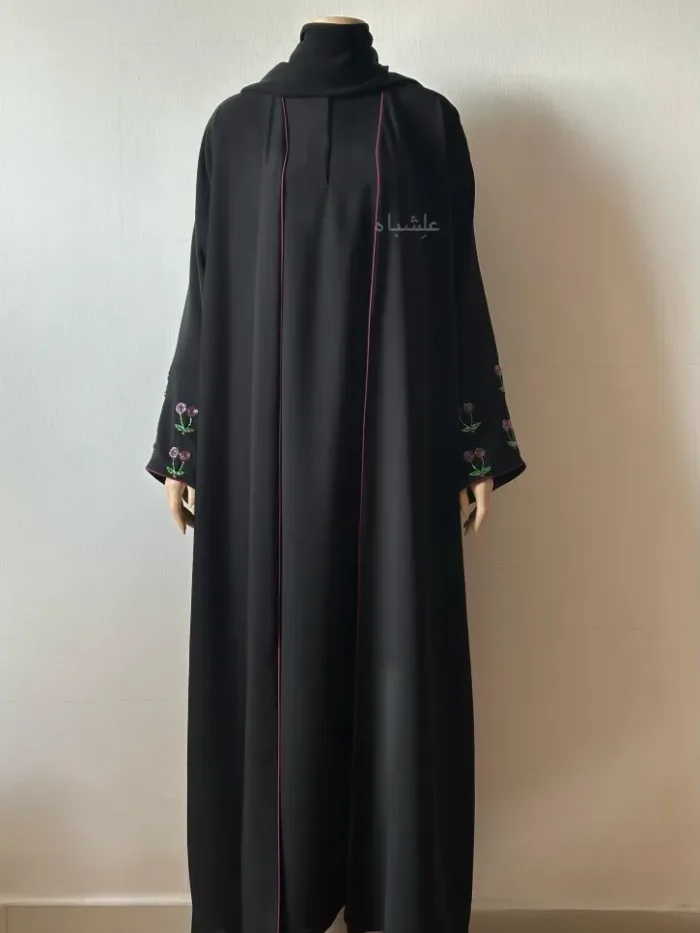 Front view of abaya sheila