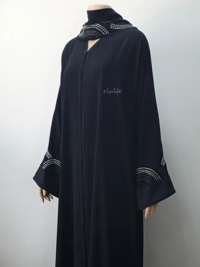 Close up front view of abaya with sheila