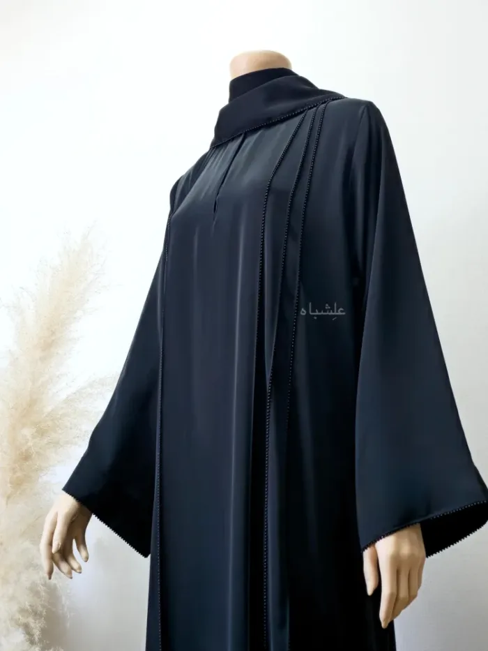 Abaya Close up Front view photo showing the work on front
