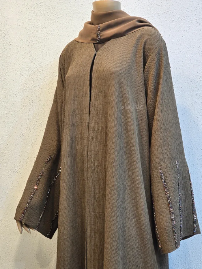 Front close-up view of abaya with sheila