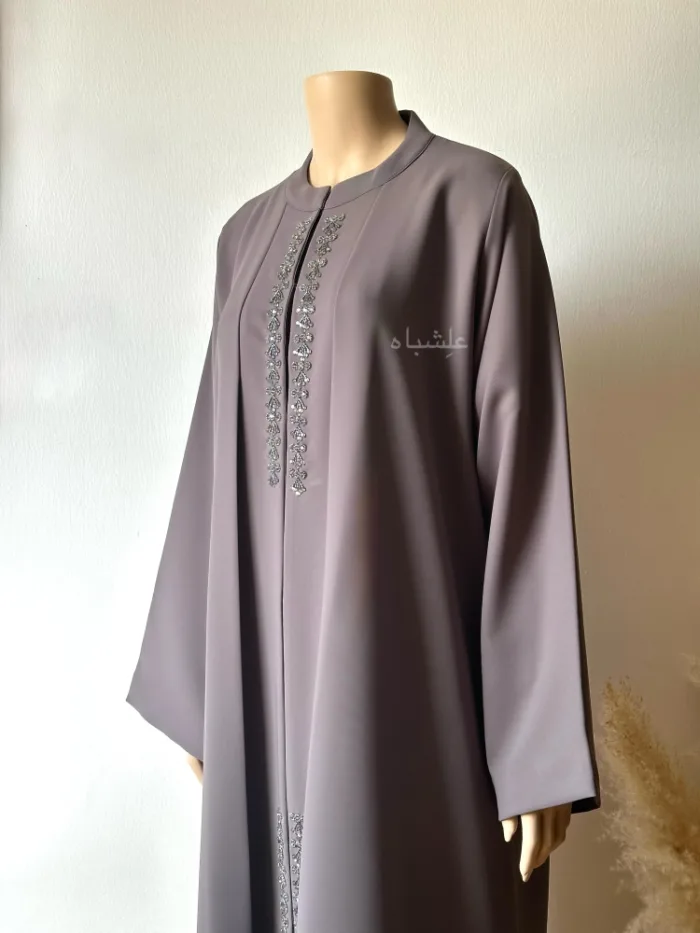 Front close up view of abaya without sheila