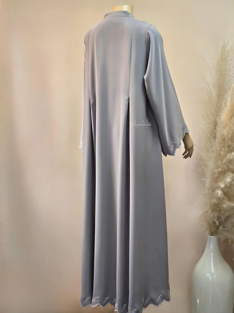 Leafline Veil Abaya – By Alishbah Abaya 2 Back view of abaya showing the box pleat on back