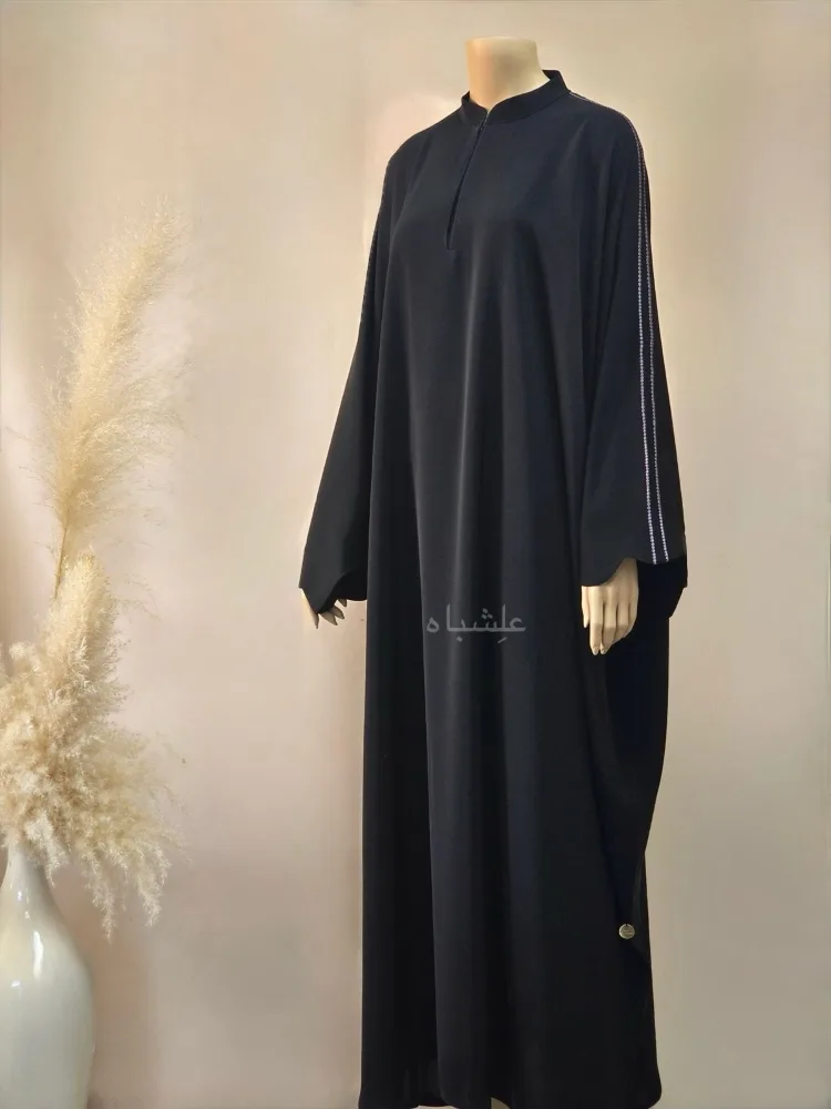 Front view of the abaya without sheila