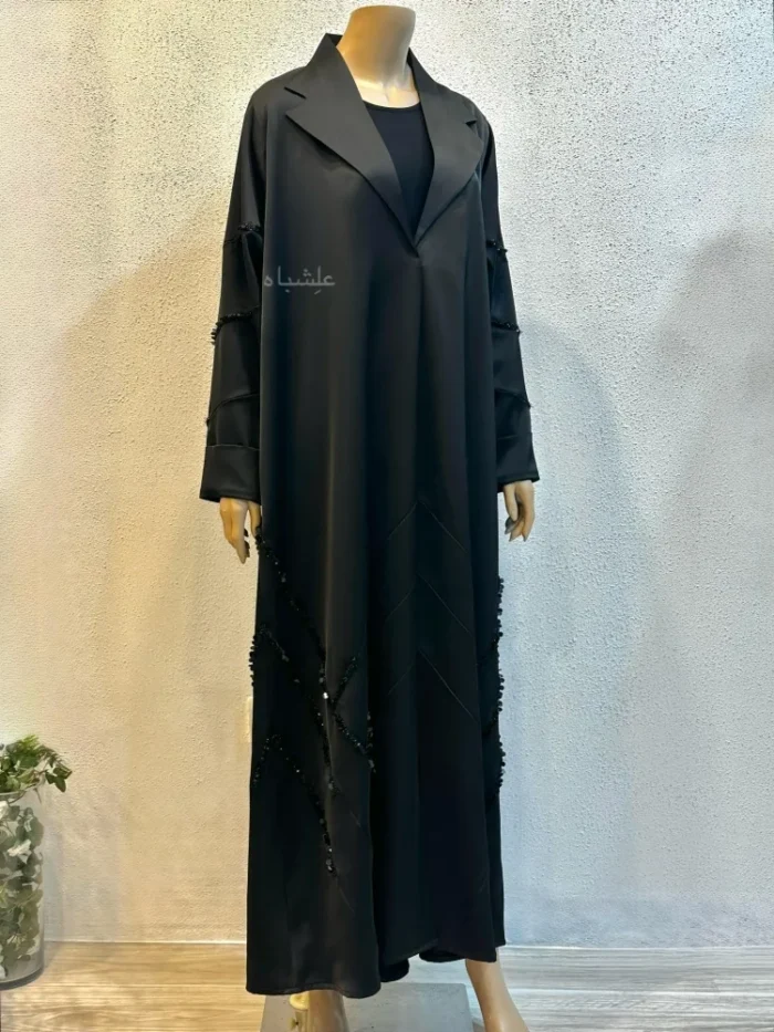Full view of the abaya without sheila