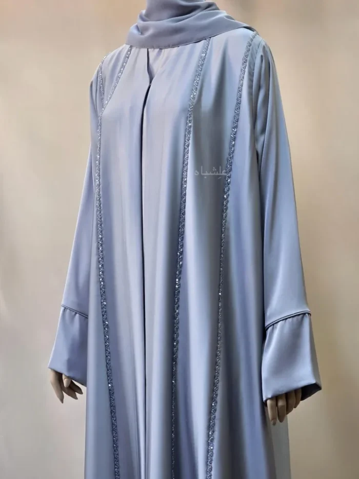 Front close up view of the abaya from a slightly different angle showing thw abaya in close