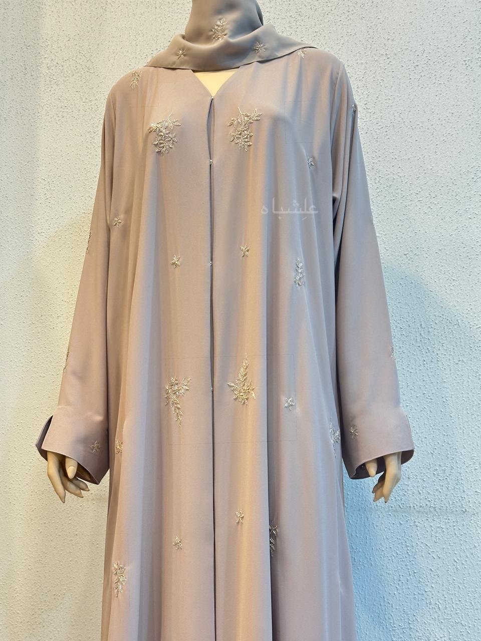 Laylat Al-Nur Dubai Abaya 1 laylat-al-nur-abaya-sheila-handwork