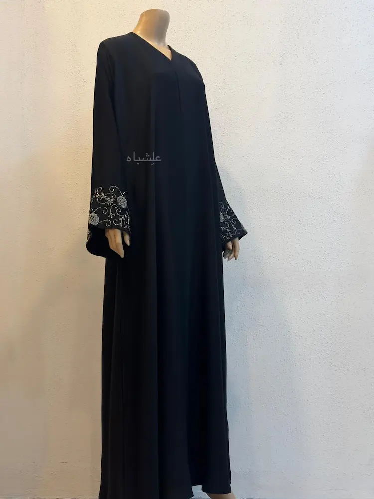 Noor Al-Sukut Handcrafted Minimal Abaya 3 noor-al-sukut-abaya-side-profile