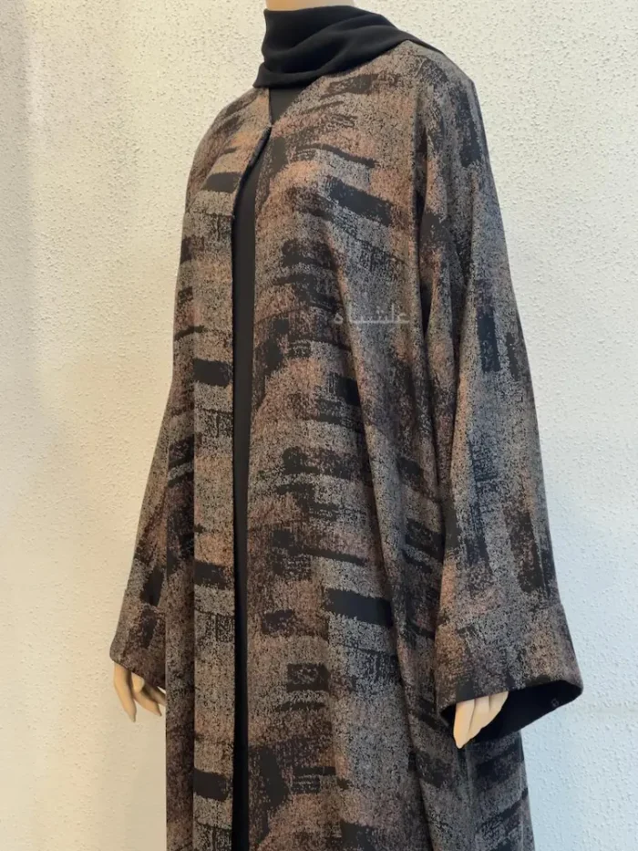 Printed Abaya Close up view with sheila