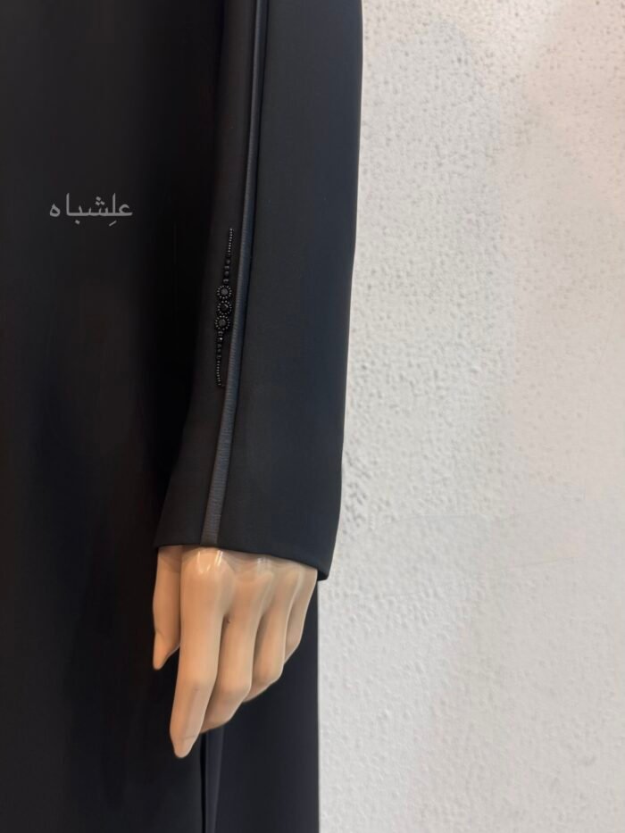 Black Elegance – Crape Satin Piping Abaya
