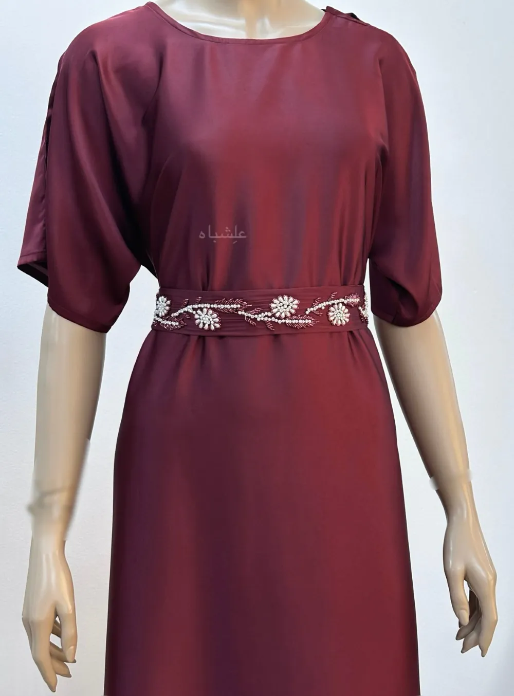 Maroon abaya inner with belt on waist full view photo