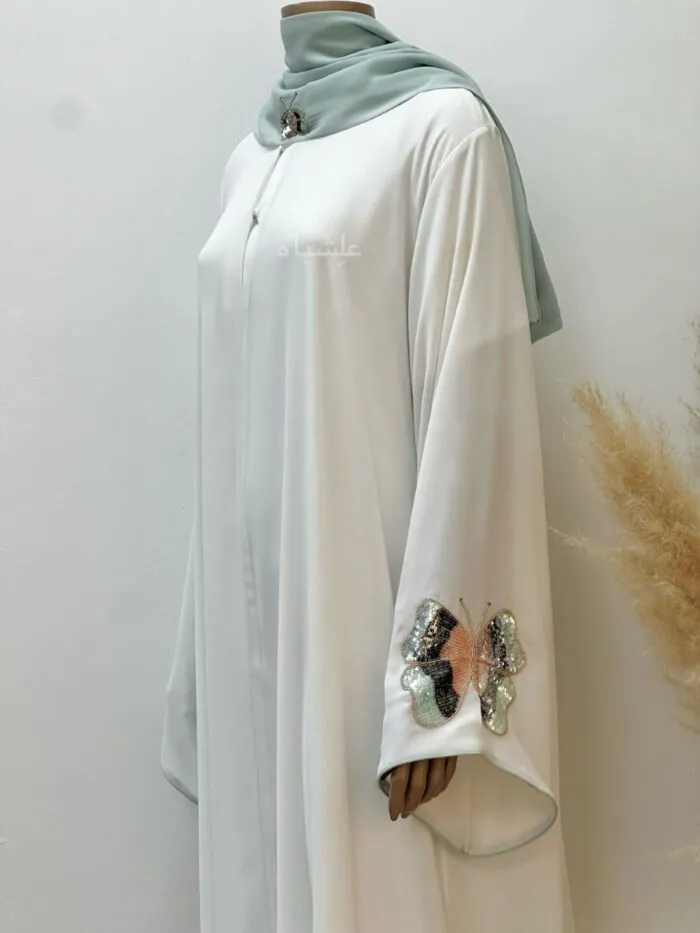 close up Full View of the abaya